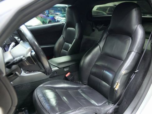 Used 2006 Chevrolet Corvette Coupe 2D image 26