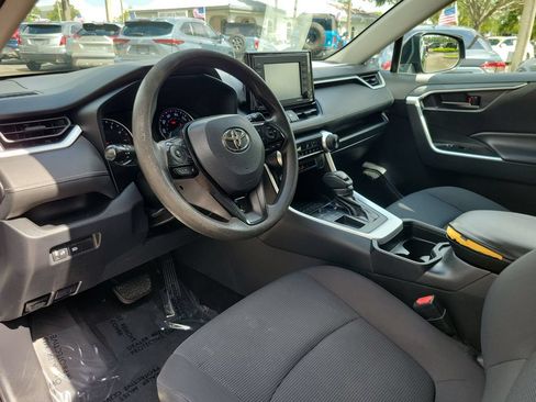 Used 2021 Toyota RAV4 LE FWD image 13