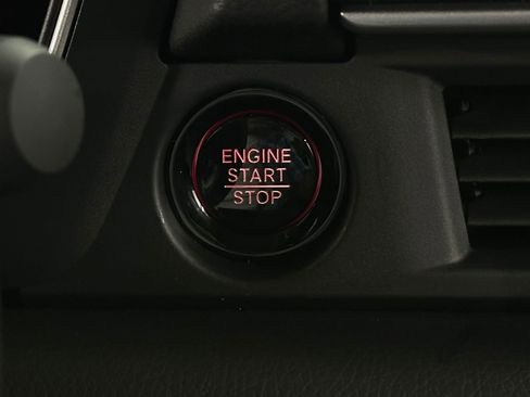 New 2025 Honda Pilot Touring image 31