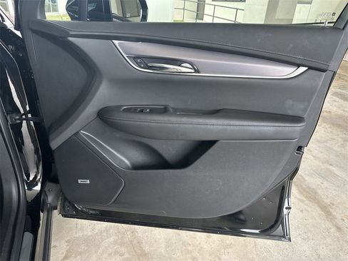 New 2025 Cadillac XT6 Luxury image 33