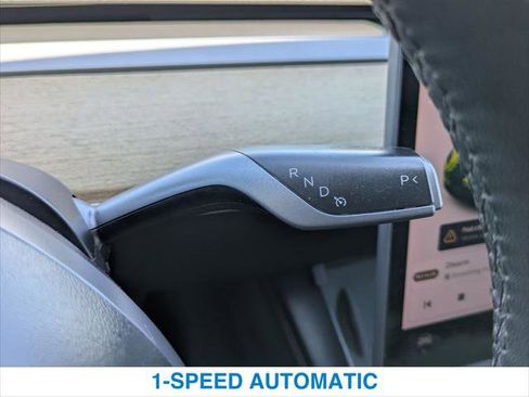 Used 2022 Tesla Model Y Long Range AWD/4WD image 19