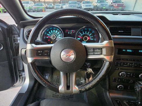 Used 2013 Ford Mustang Coupe image 37