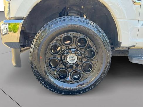 Used 2021 Ford F350 Lariat AWD/4WD image 9