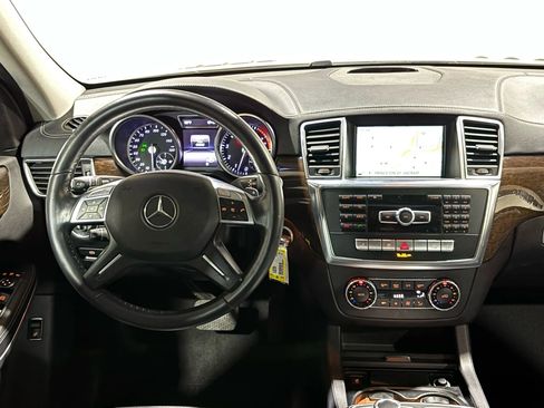 Used 2014 Mercedes-Benz GL 450 4MATIC image 17