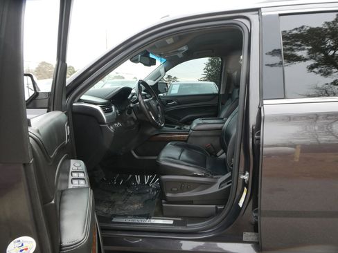 Used 2017 Chevrolet Tahoe LT image 12