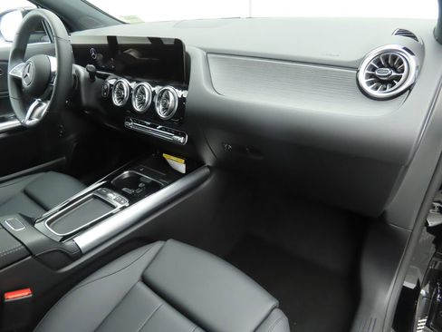 Certified 2025 Mercedes-Benz GLA 250 image 17