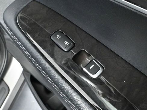 Used 2016 Kia Sorento LX image 39