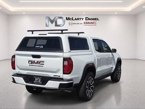 Used 2025 GMC Canyon AT4 w/ Nightfall Edition AWD/4WD image 14