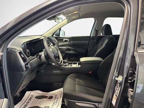 Certified 2023 Kia Sorento LX AWD/4WD image 12