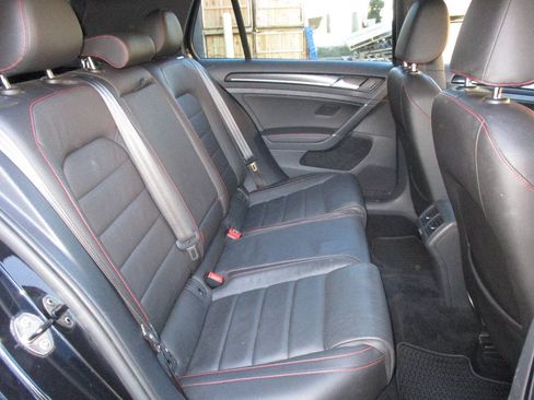 Used 2017 Volkswagen GTI SE FWD image 25