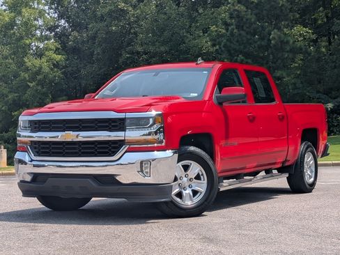 Used 2018 Chevrolet Silverado 1500 LT w/ LT Convenience Package RWD image 4