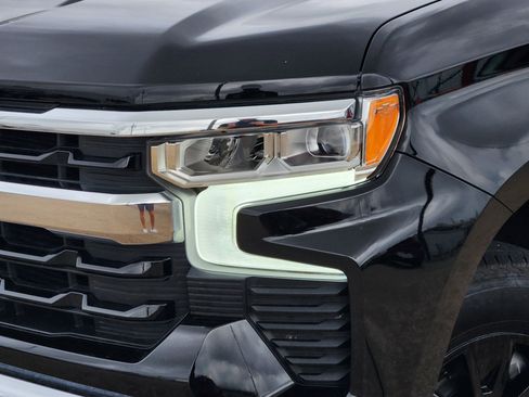 Certified 2025 Chevrolet Silverado 1500 LT AWD/4WD image 10