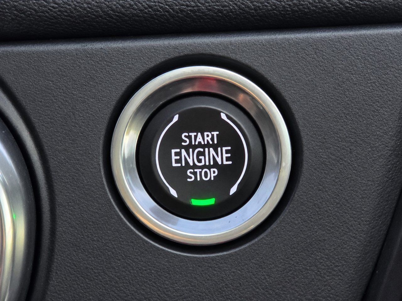 Used 2021 Chevrolet Blazer LT FWD image 19