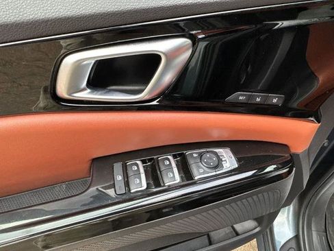 Used 2024 Kia Carnival SX image 13