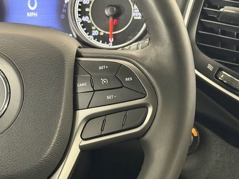 Used 2022 Jeep Cherokee Latitude Lux image 5