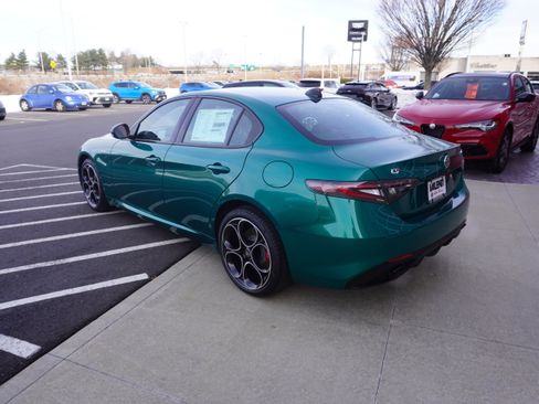 New 2025 Alfa Romeo Giulia AWD w/ Veloce Package AWD image 8