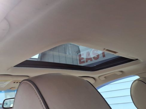 Used 2011 Lincoln MKZ FWD image 9