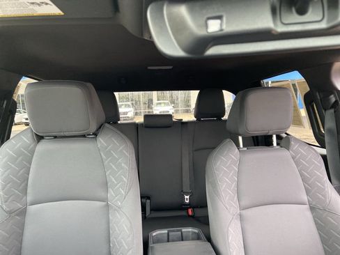 Used 2025 Toyota Tacoma SR5 AWD/4WD image 19