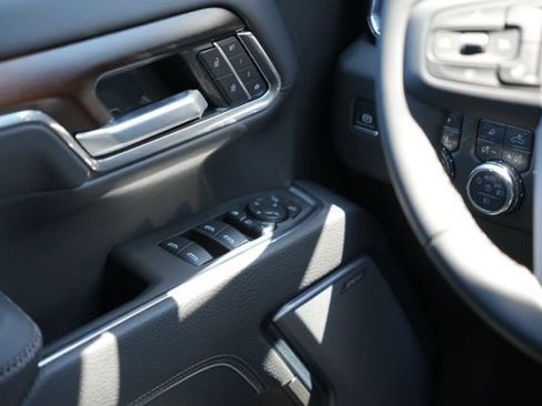 New 2025 GMC Sierra 2500 Denali w/ Denali Reserve Package image 17