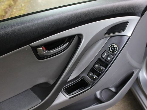 Used 2015 Hyundai Elantra Sport w/ Option Group 04 FWD image 11
