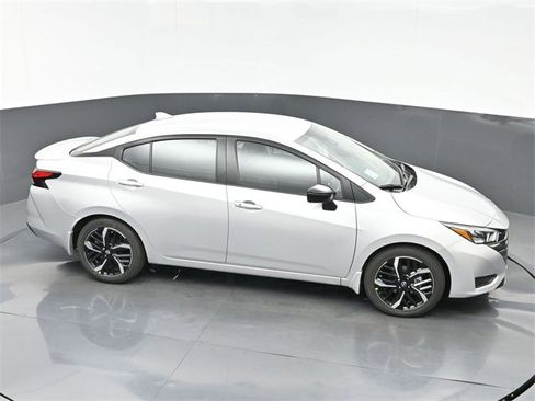 New 2025 Nissan Versa SR w/ Trunk Package image 34