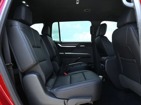 Used 2024 GMC Acadia Elevation w/ LPO, Floor Liner Package FWD image 23