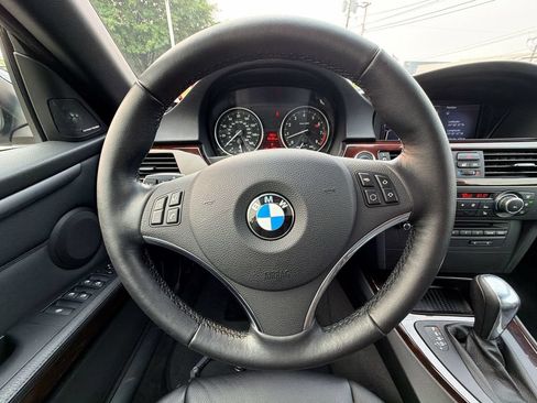 Used 2011 BMW 335i Convertible RWD image 23