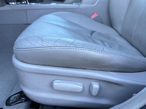 Used 2011 Toyota Camry XLE image 14