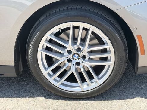 Used 2025 BMW 530i RWD image 11