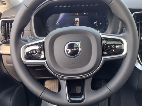 New 2025 Volvo XC90 B6 Plus image 25