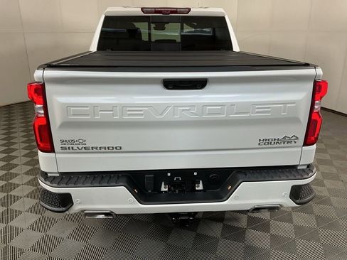 Used 2023 Chevrolet Silverado 1500 High Country w/ Technology Package AWD/4WD image 8