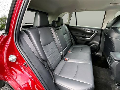 Used 2022 Toyota RAV4 XLE Premium FWD image 19