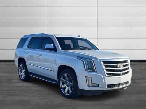 Used 2017 Cadillac Escalade Luxury image 7