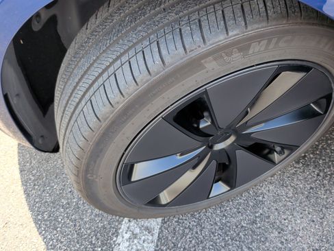 Used 2024 Tesla Model 3 Long Range AWD/4WD image 9