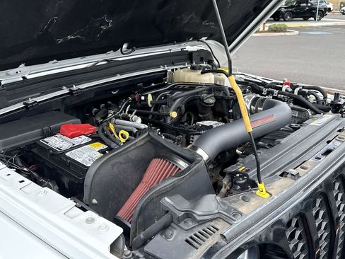 Used 2021 Jeep Gladiator Sport AWD/4WD image 7