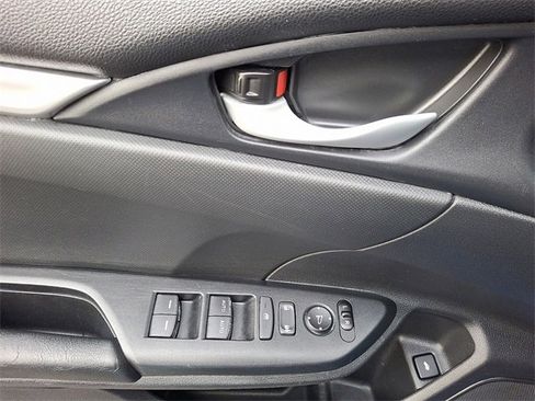Used 2019 Honda Civic Sport image 12
