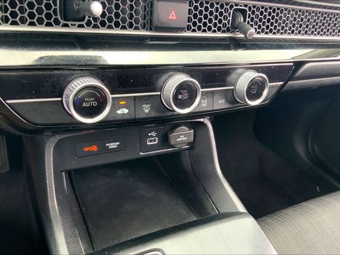 Used 2022 Honda Civic LX image 31