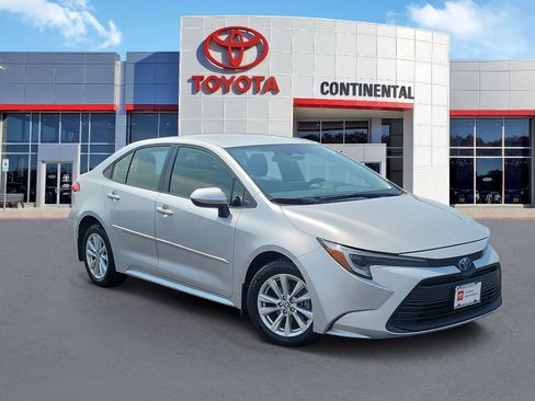 Certified 2023 Toyota Corolla LE w/ LE Convenience Package FWD image 2