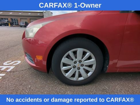 Used 2011 Chevrolet Cruze LT FWD image 3