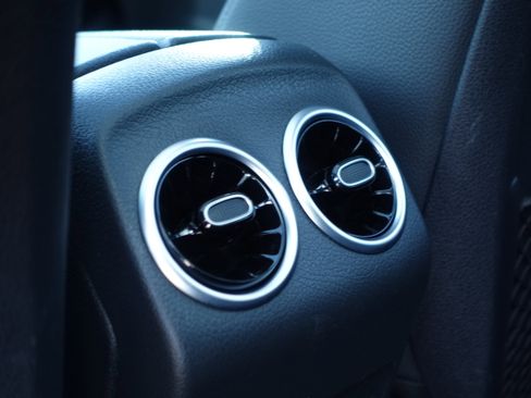 Certified 2022 Mercedes-Benz GLB 250 4MATIC image 22