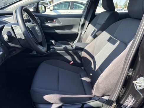 Used 2025 Toyota Prius LE FWD image 15