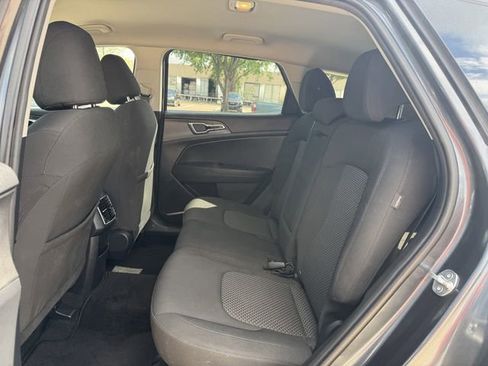 Used 2024 Kia Sportage LX image 25