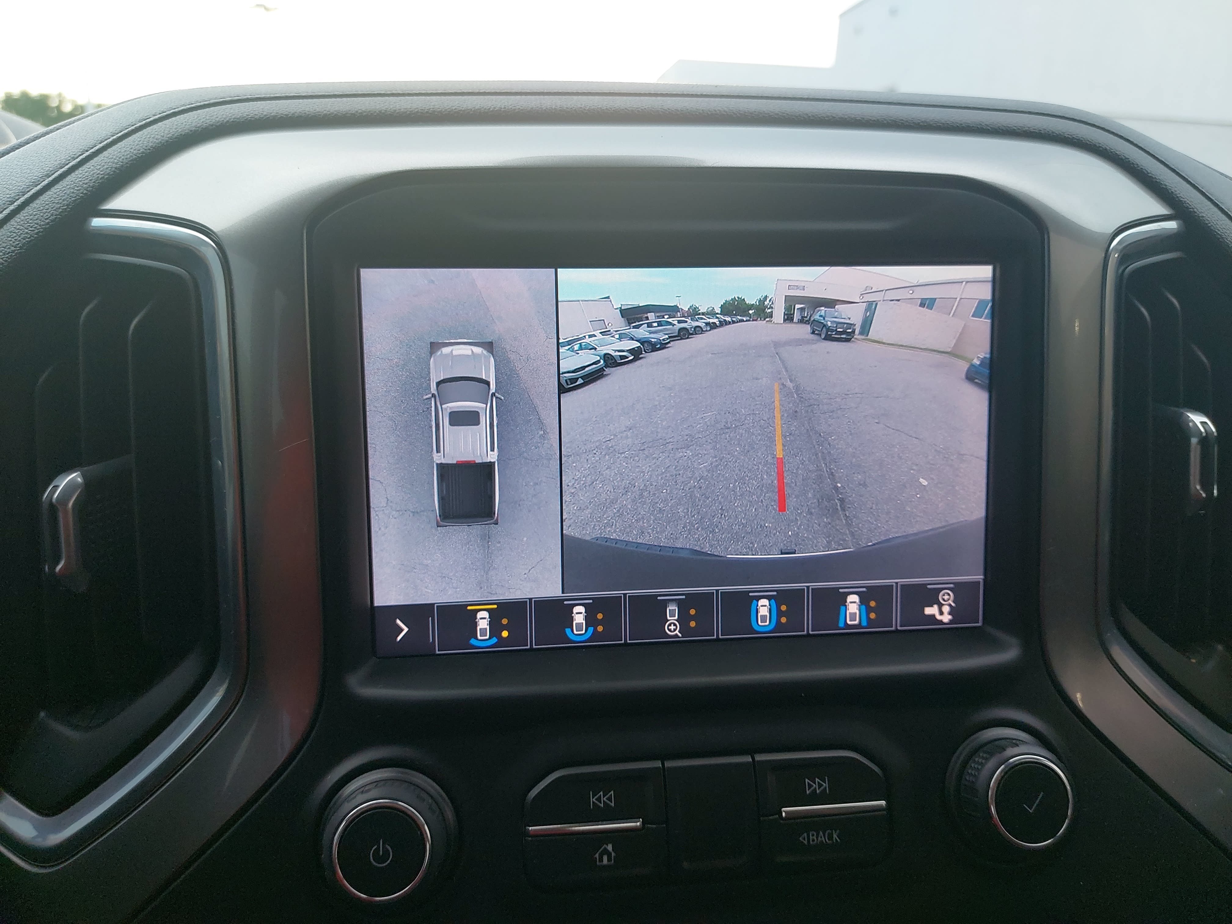 Used 2019 Chevrolet Silverado 1500 LTZ w/ LTZ Plus Package AWD/4WD image 25