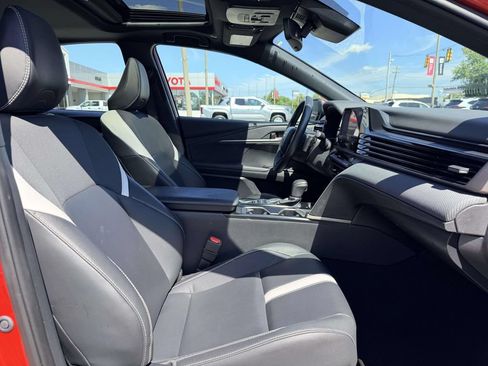 Used 2025 Toyota Camry SE w/ Convenience Package FWD image 13