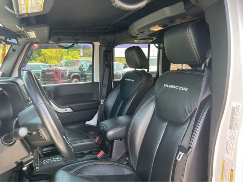 Used 2014 Jeep Wrangler Unlimited Rubicon AWD/4WD image 12