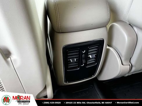 Used 2019 Jeep Grand Cherokee Laredo AWD/4WD image 13