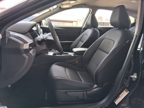 Used 2025 Nissan Altima 2.5 S FWD image 18