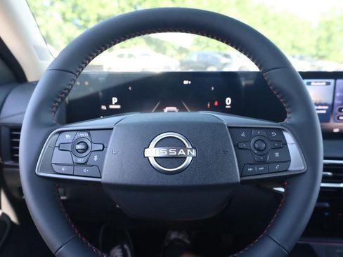 New 2026 Nissan Sentra SR w/ Floor Mat Package FWD image 9