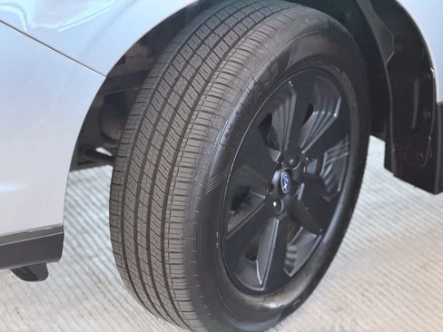 Used 2018 Subaru Forester 2.5i Premium AWD/4WD image 12