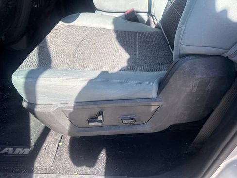 Used 2019 RAM 1500 Big Horn AWD/4WD image 17
